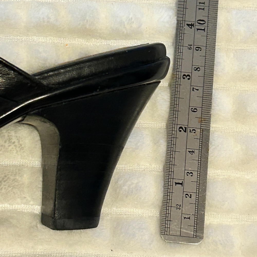 Softt Clogs - Picture 5 of 5